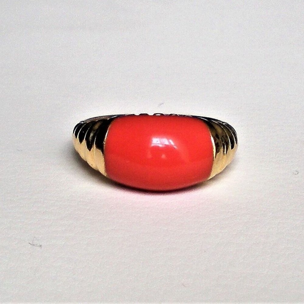 Vintage Solid 14K Gold Faux Red Salmon Pink Coral Swirl Shrimp Dome Ring
